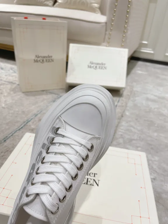 Alexander McQueen Shoe 